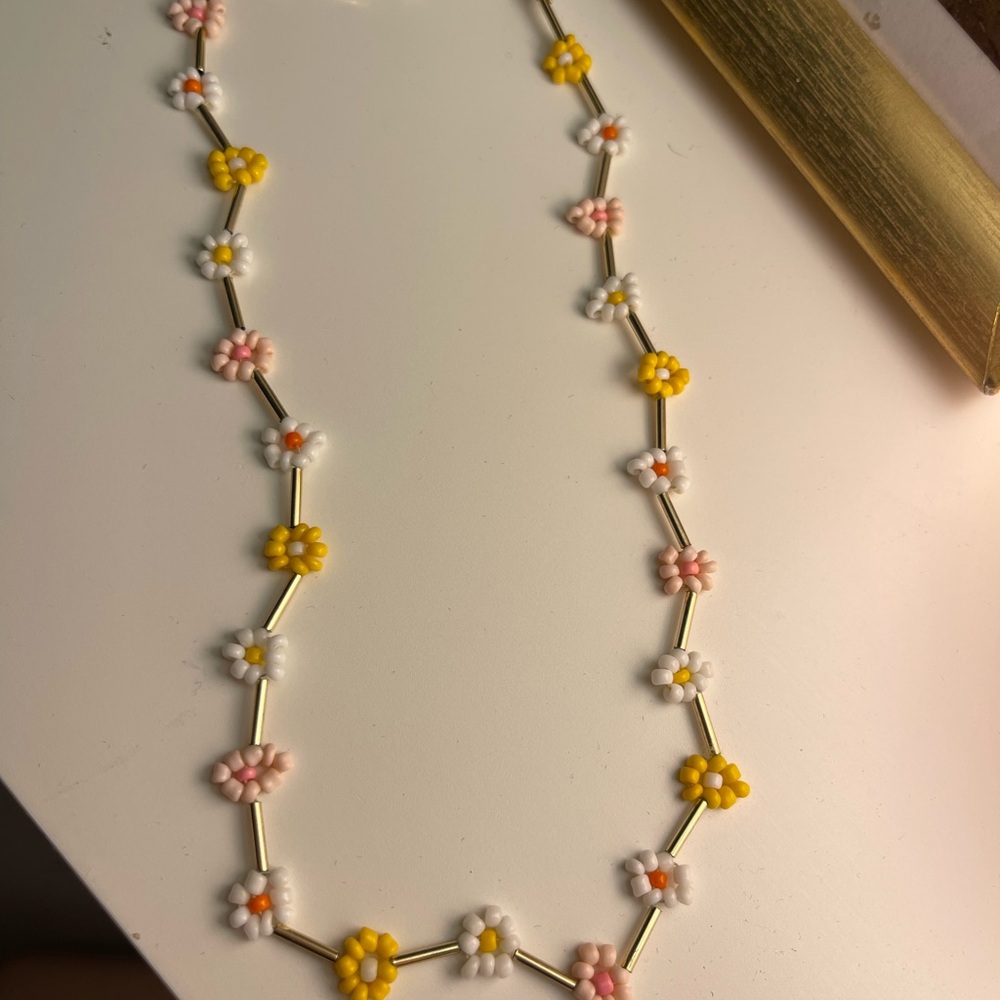 Shell and Bead Necklace Set - Picture 5 of 8